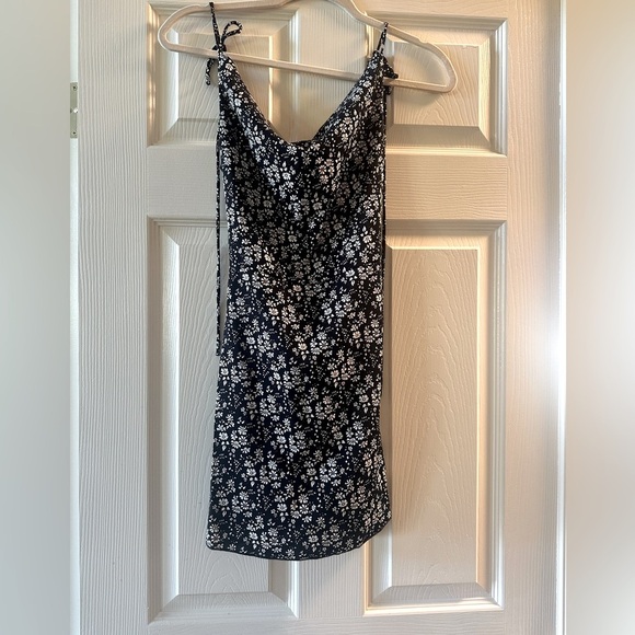 Beginning Boutique Dresses & Skirts - Floral Dress​​